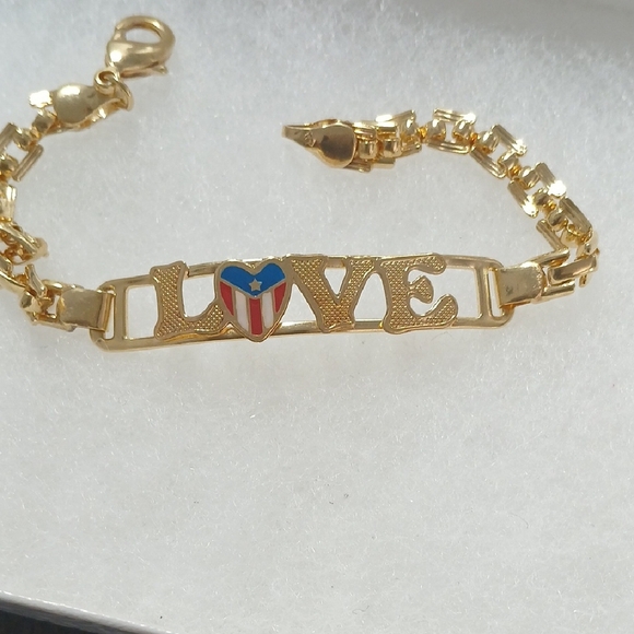 Gold Love Bracelet - Picture 2 of 6
